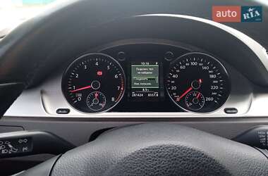 Седан Volkswagen Passat 2012 в 