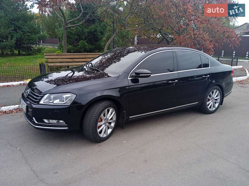 Седан Volkswagen Passat 2012 в Києві