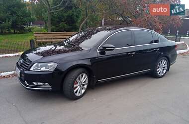 Седан Volkswagen Passat 2012 в Киеве