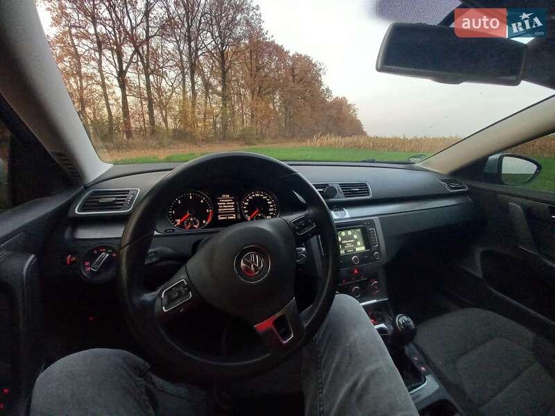 Универсал Volkswagen Passat 2012 в Кропивницком