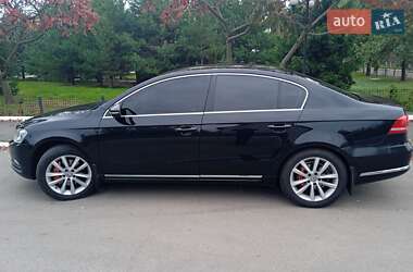 Седан Volkswagen Passat 2012 в Киеве