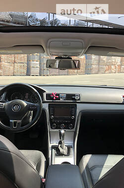 Седан Volkswagen Passat 2012 в Днепре