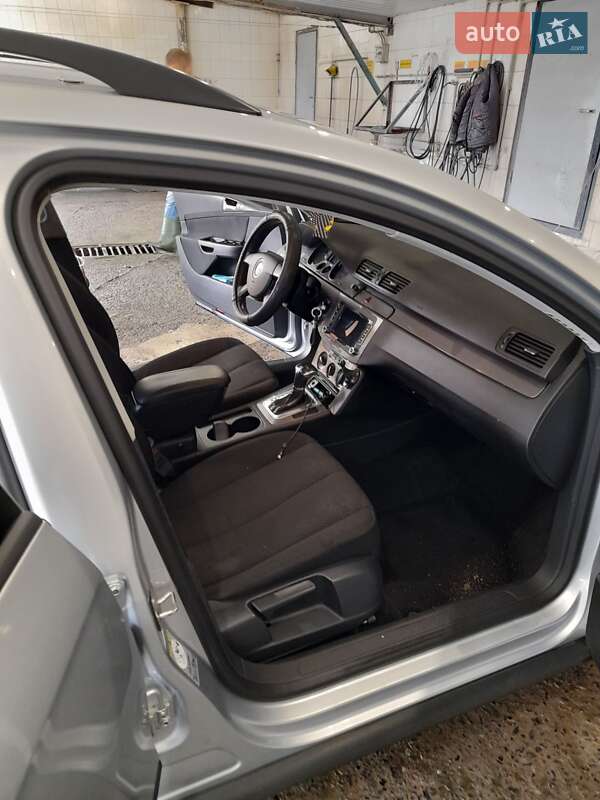 Універсал Volkswagen Passat 2008 в Хмельницькому