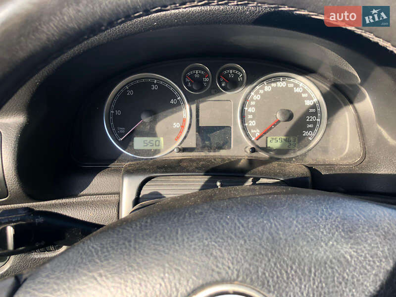 Универсал Volkswagen Passat 2001 в Стрые