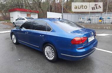 Седан Volkswagen Passat 2016 в Киеве