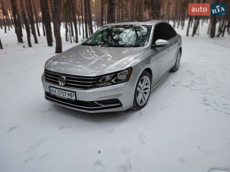 Седан Volkswagen Passat 2018 в Луцке