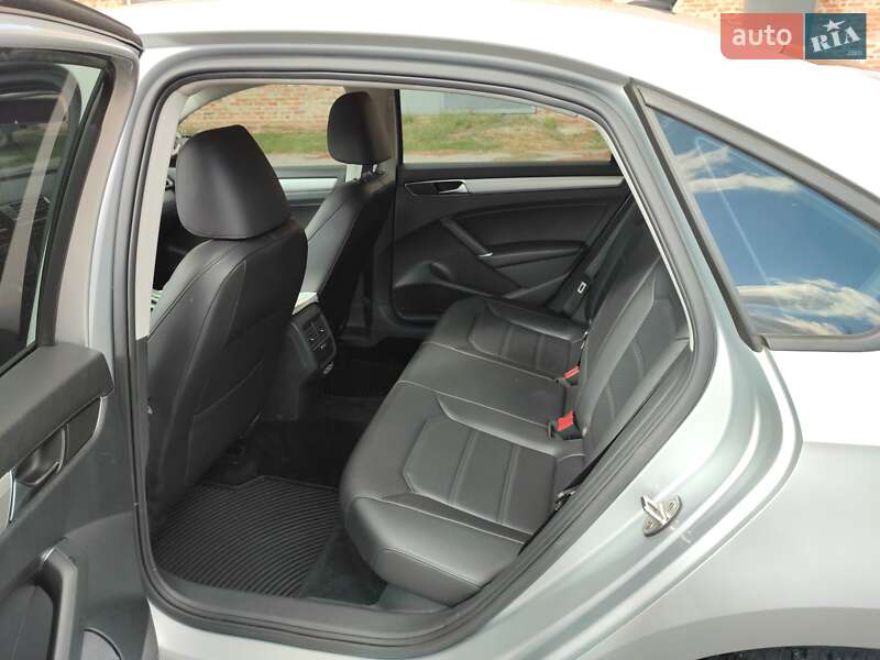Седан Volkswagen Passat 2018 в Львові