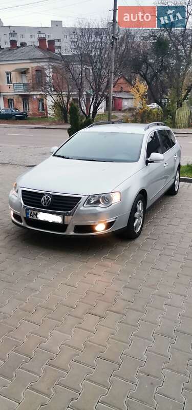 Универсал Volkswagen Passat 2010 в Житомире