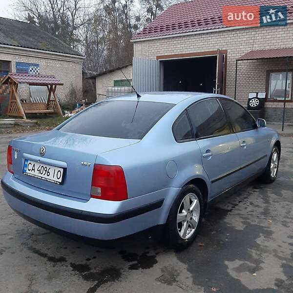 Седан Volkswagen Passat 1998 в Лысянке