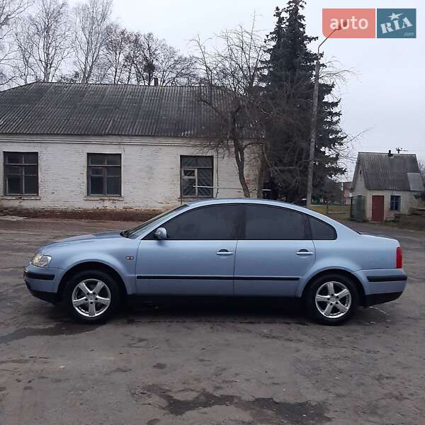 Седан Volkswagen Passat 1998 в Лысянке