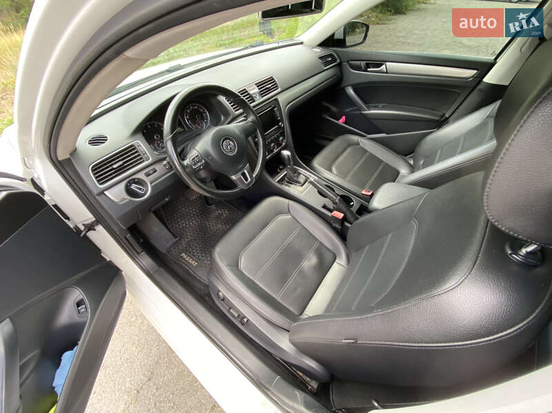 Седан Volkswagen Passat 2013 в Днепре