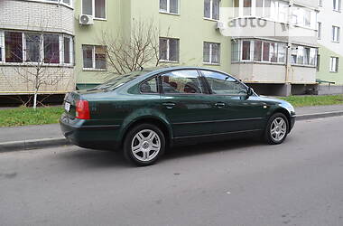 Седан Volkswagen Passat 2000 в Виннице