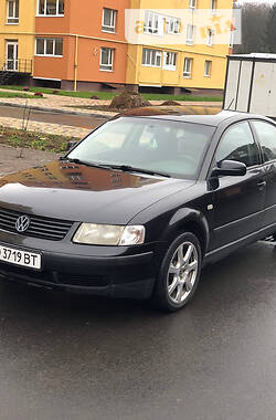 Седан Volkswagen Passat 1998 в Тернополе