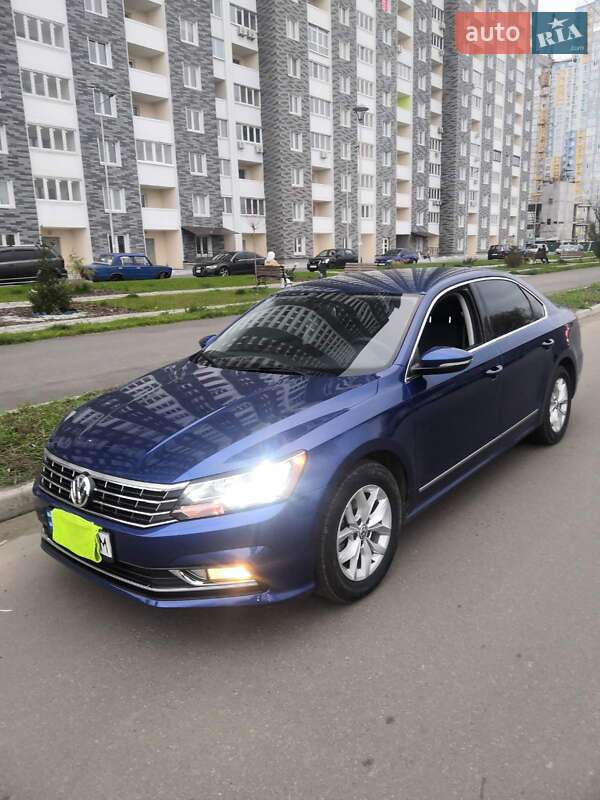 Седан Volkswagen Passat 2016 в Киеве