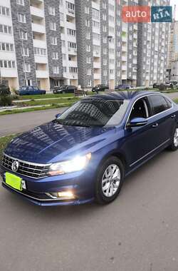 Седан Volkswagen Passat 2016 в Киеве