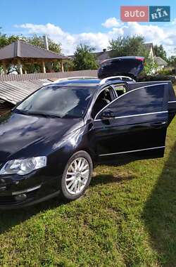 Универсал Volkswagen Passat 2008 в Рокитном