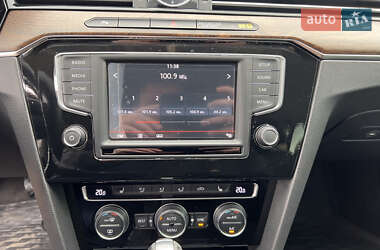 Седан Volkswagen Passat 2016 в 