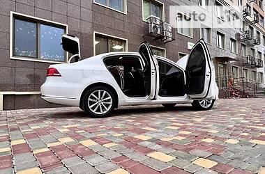 Седан Volkswagen Passat 2013 в 