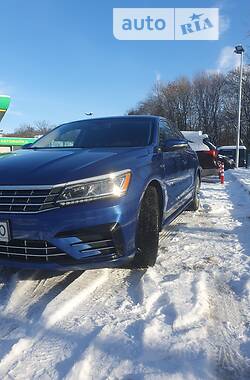 Седан Volkswagen Passat 2016 в Киеве