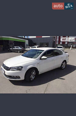 Седан Volkswagen Passat 2012 в 