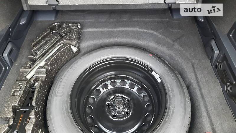 Седан Volkswagen Passat 2015 в Львові