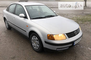 Седан Volkswagen Passat 1999 в Черновцах