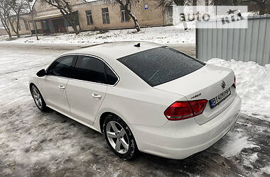 Седан Volkswagen Passat 2011 в Лубнах