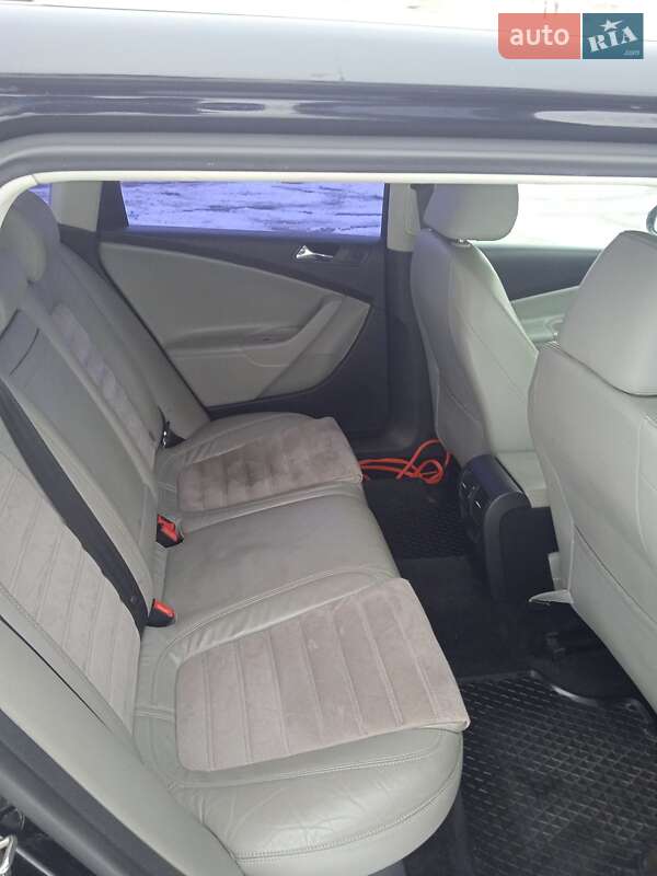 Универсал Volkswagen Passat 2006 в Звягеле
