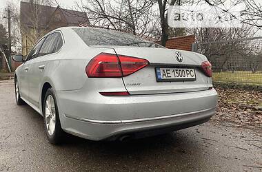 Седан Volkswagen Passat 2016 в Днепре