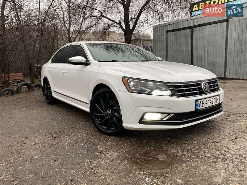 Седан Volkswagen Passat 2016 в Днепре фото 4 Седан Volkswagen Passat 2016 в Днепре