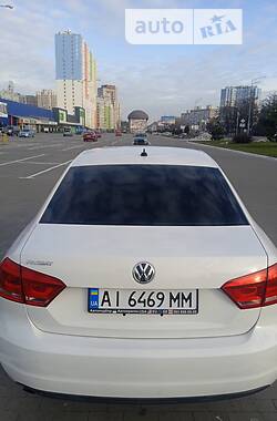 Седан Volkswagen Passat 2012 в Броварах