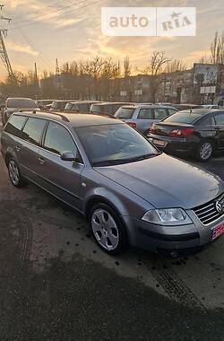 Універсал Volkswagen Passat 2002 в Миколаєві