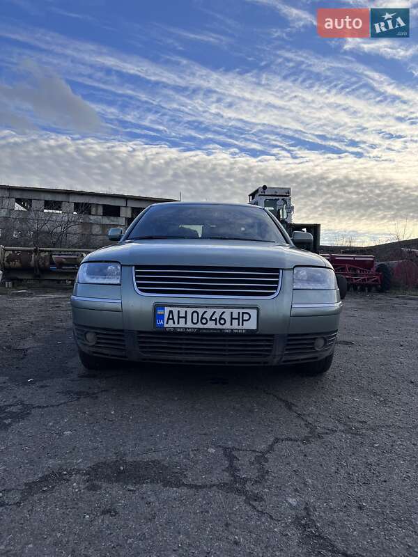 Седан Volkswagen Passat 2003 в Киеве