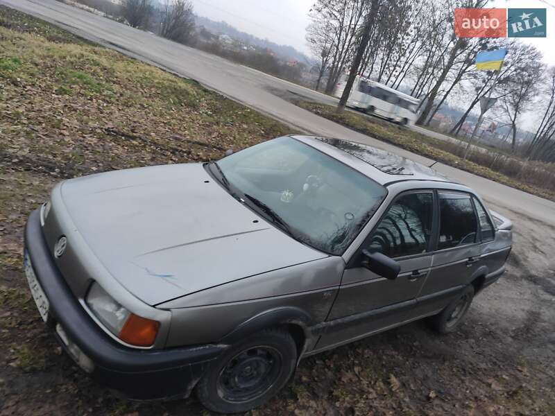 Седан Volkswagen Passat 1991 в Львові
