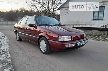 Седан Volkswagen Passat 1992 в Полтаве