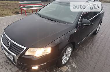 Универсал Volkswagen Passat 2005 в Буске