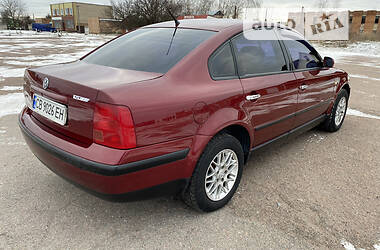 Седан Volkswagen Passat 2000 в 