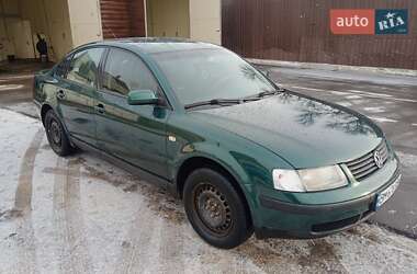 Седан Volkswagen Passat 1999 в Ахтырке