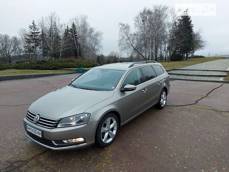 Универсал Volkswagen Passat 2011 в Житомире