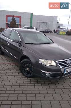 Седан Volkswagen Passat 2008 в Тячеве