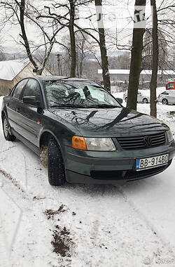 Седан Volkswagen Passat 1996 в Киеве