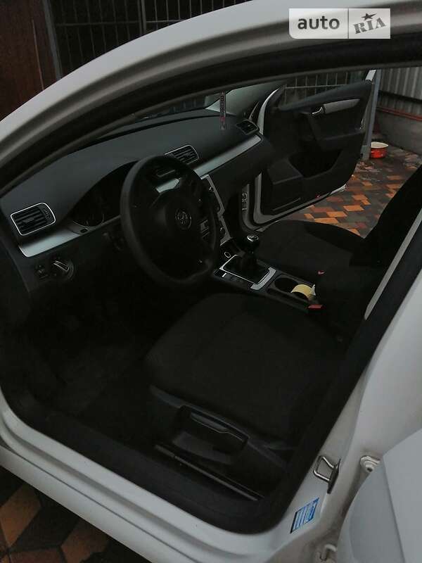 Універсал Volkswagen Passat 2012 в Броварах