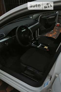 Универсал Volkswagen Passat 2012 в 