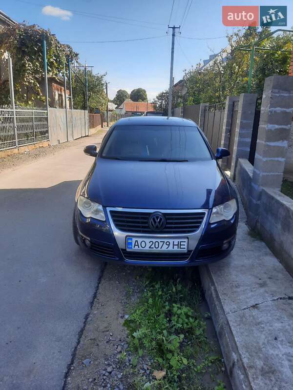 Седан Volkswagen Passat 2005 в Ужгороде