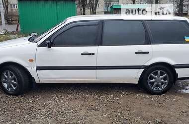 Универсал Volkswagen Passat 1994 в Городке