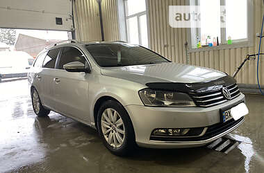 Універсал Volkswagen Passat 2014 в Шепетівці