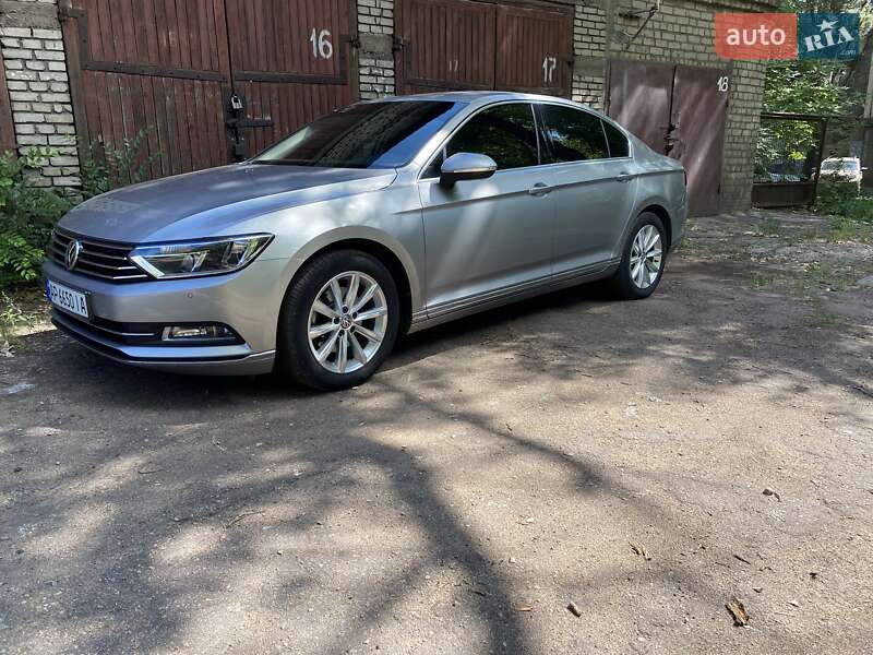 Седан Volkswagen Passat 2017 в Дніпрі