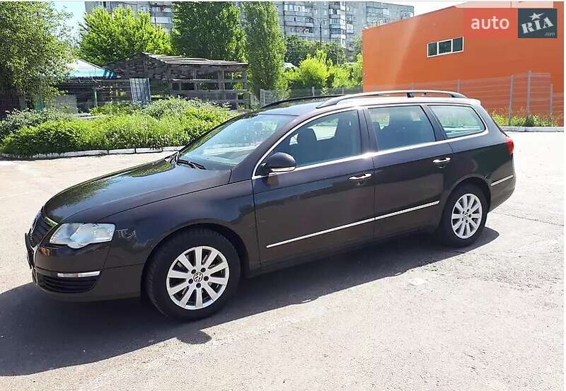 Універсал Volkswagen Passat 2006 в Рівному
