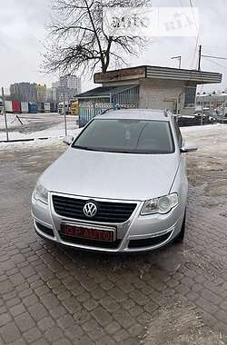 Универсал Volkswagen Passat 2010 в 