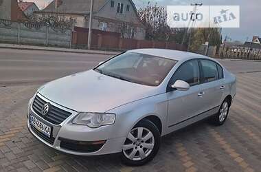 Седан Volkswagen Passat 2005 в Погребище